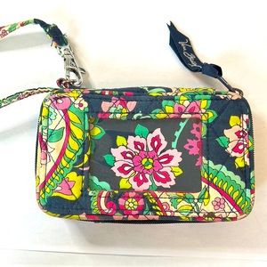 VERA BRADLEY WRISTLET WALLET - Useful!